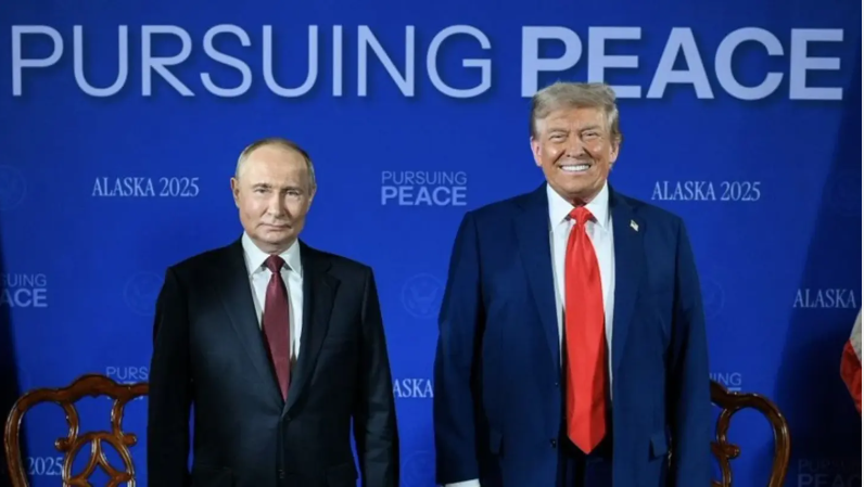 Трамп пояснив, чому не називає Путіна диктатором: "Я майстер угод й не обзиваю людей" Трамп пояснив, чому не називає Путіна диктатором: "Я майстер угод й не обзиваю людей"